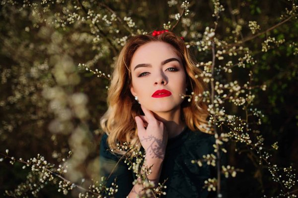 What Are the Most Flattering Skirt Lengths and Styles for Office Wear?